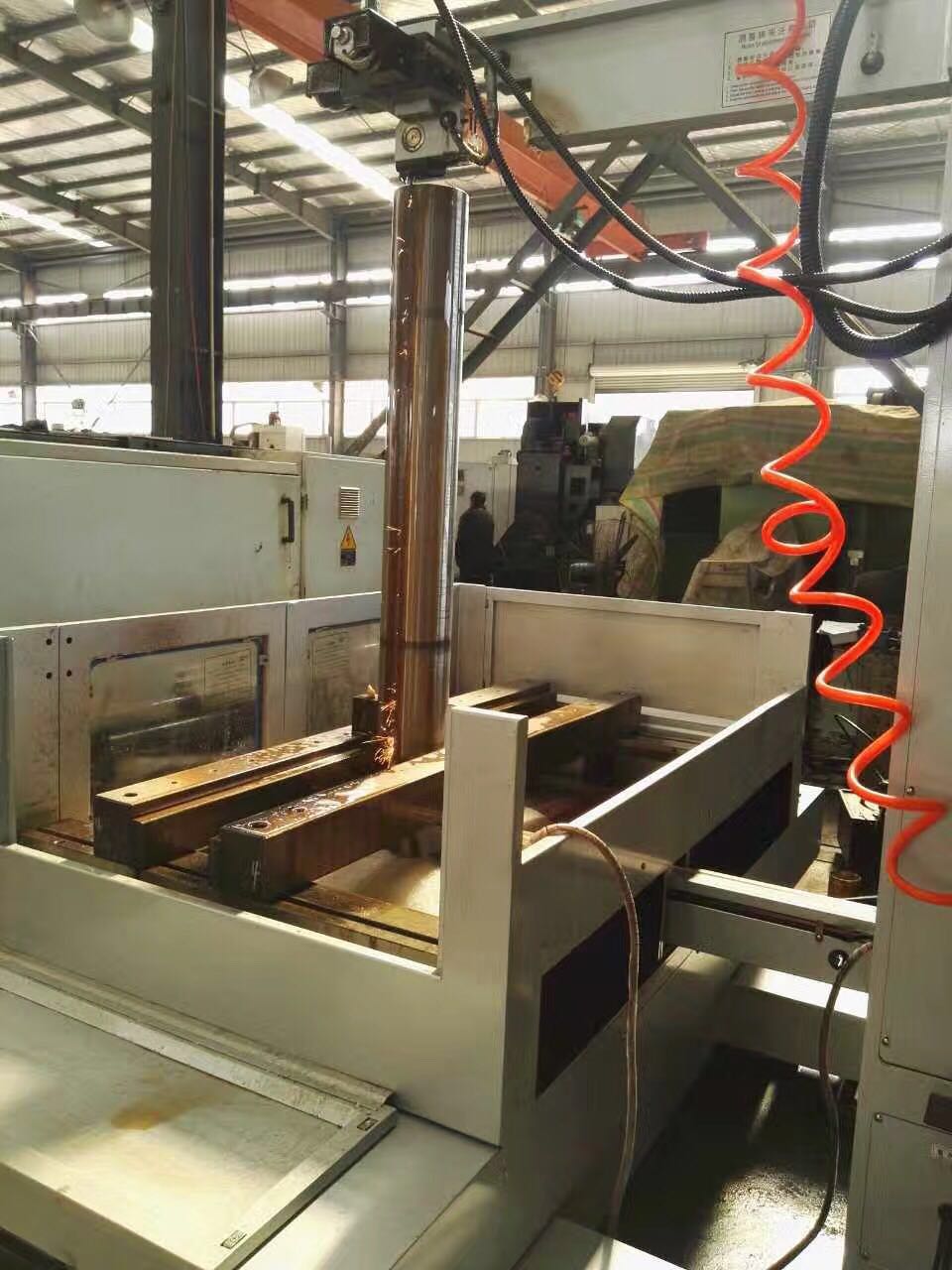 智翔模具與荊州大鐵數(shù)控 精密五金雜件線切割加工的可靠伙伴